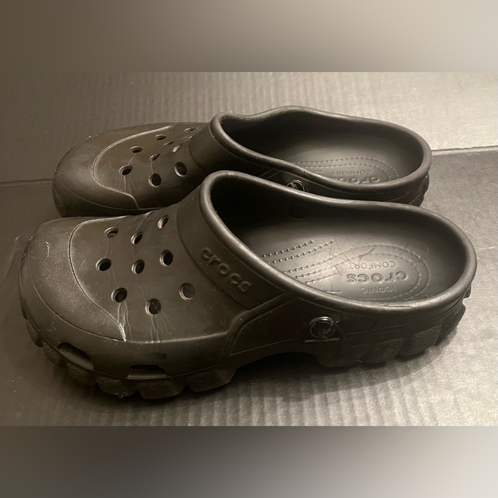 Crocs Iconic Comfort men’s Black Slip On Lug Tread size 11